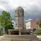 Der Rostocker Brinckman-Brunnen am heutigen Standort am Weißen Kreuz im Stadtteil Brinckmansdorf  (Foto: Berth Brinkmann)